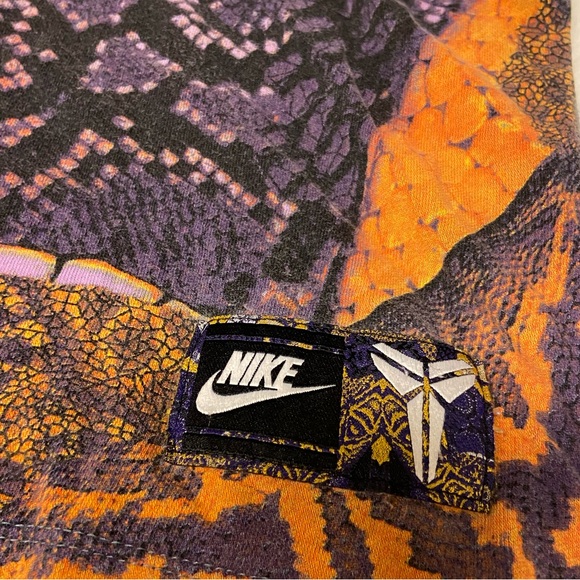Nike Kobe Bryant 24 Snakeskin Small S Black Mamba Slate Blue Tshirt 644564-494 - Picture 7 of 8